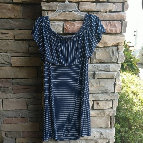 Abercrombie & Fitch Dress Cold Shoulder Medium - Picture 2 of 5